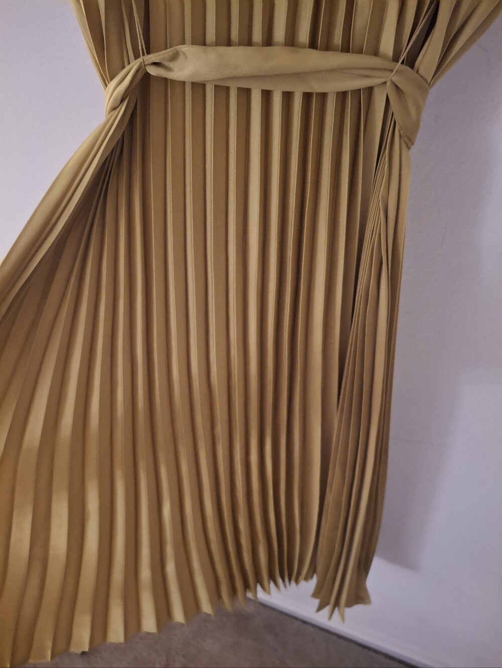 Eloquii Chartreuse Pleated Wrap Midi Dress with Tie Waist - Picture 4 of 5